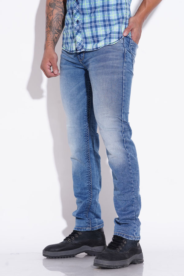 MED BLUE 5 POCKET MIDRISE REGULAR AND STREIGHT FIT JEANS