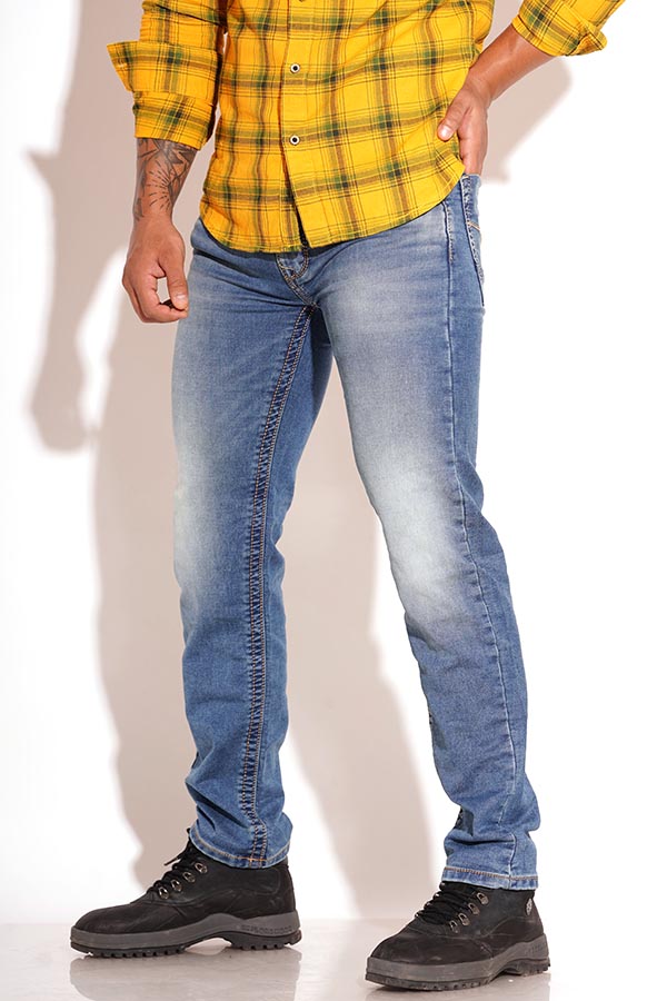 MED BLUE 5 POCKET MIDRISE REGULAR AND STREIGHT FIT JEANS