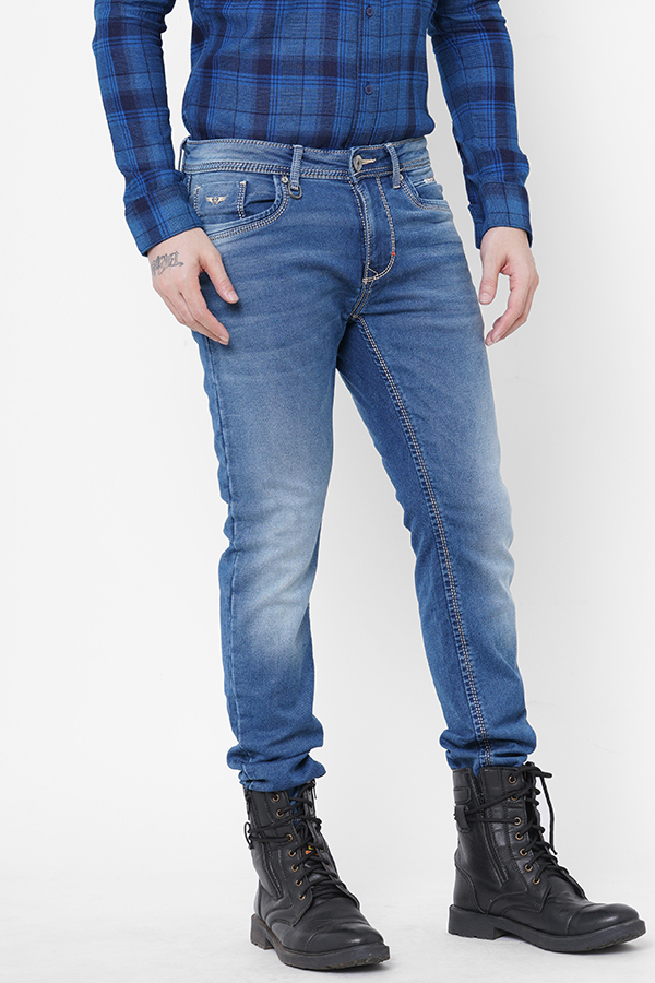 MED BLUE 5 POCKET MID-RISE NARROW FIT JEANS