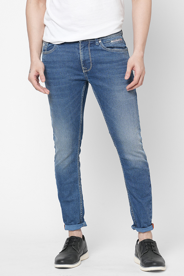 MED BLUE 5 POCKET LOW-RISE TAPERED ANKLE LENGTH JEANS