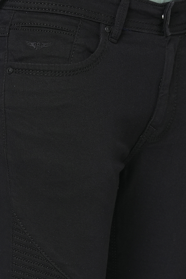 BLACK 5 POCKET LOW-RISE TAPERED ANKLE LENGTH JEANS