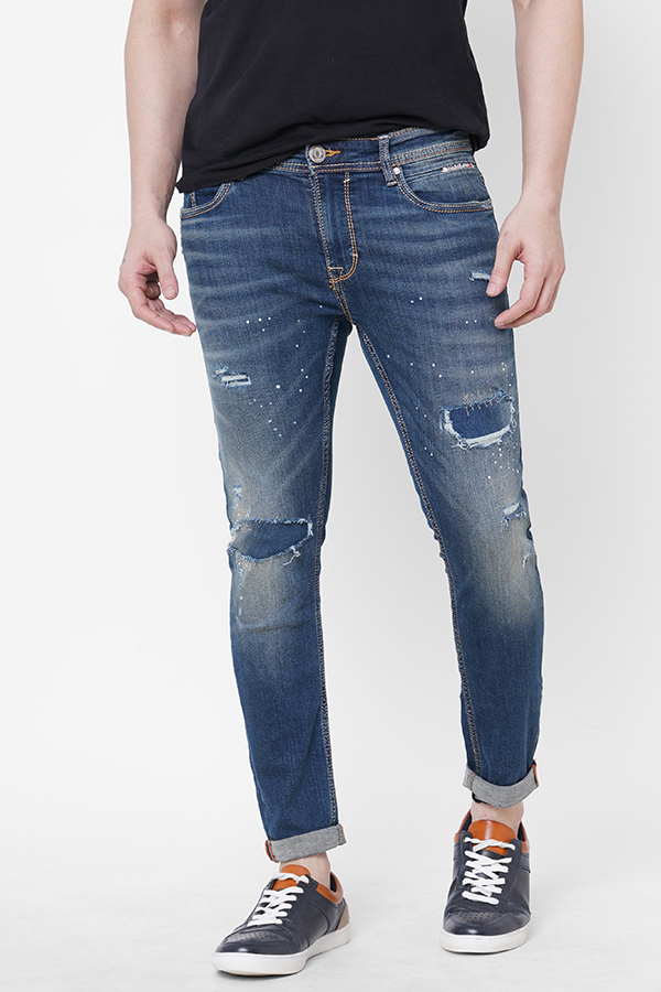 MED BLUE 5 POCKET LOW-RISE TAPERED ANKLE LENGTH JEANS