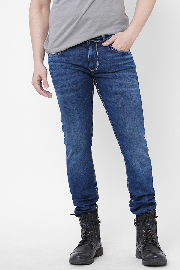 MED BLUE 5 POCKET MID-RISE NARROW FIT JEANS