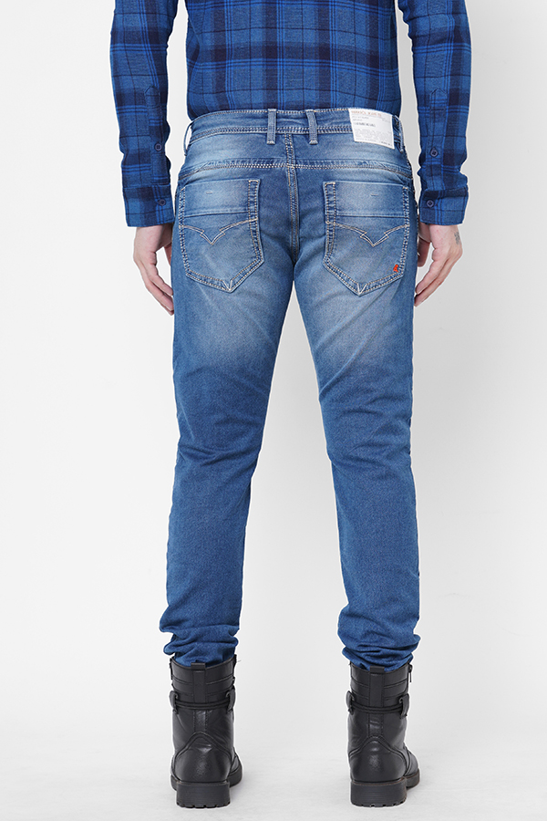 MED BLUE 5 POCKET MID-RISE NARROW FIT JEANS