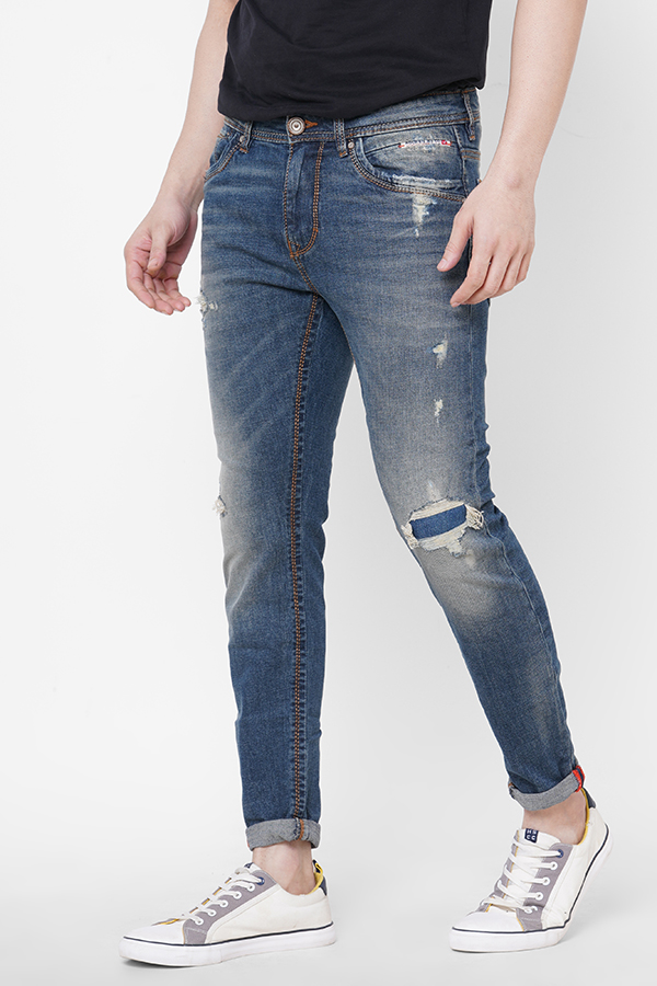 MED BLUE 5 POCKET LOW-RISE TAPERED ANKLE LENGTH JEANS