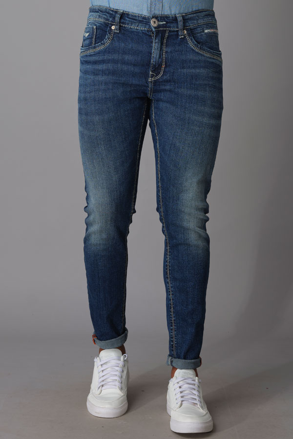 MED BLUE 5 POCKET LOW-RISE ANKLE LENGTH JEANS (SPRINGSTEEN FIT)