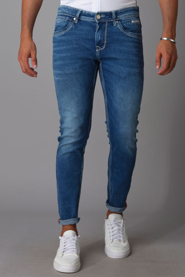 MED BLUE 5 POCKET LOW-RISE ANKLE LENGTH JEANS (SPRINGSTEEN FIT)