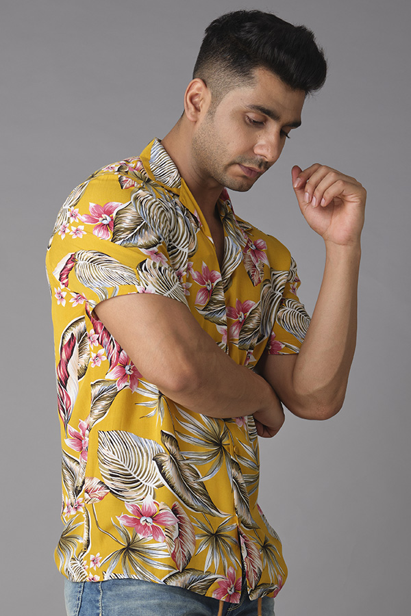 MUSTARD HALF SLEEVE PRINTED SHIRT (DECAPARIO H/SLV FIT)