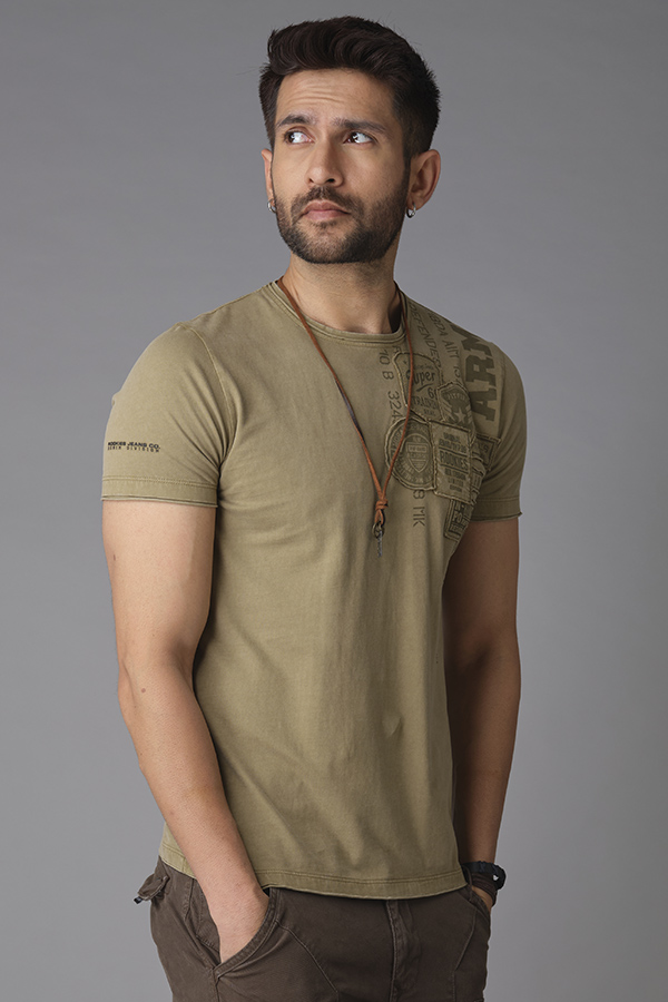 KHAKI HALF SLEEVE ROUND NECK TEE (R NECK H/SLV SLIM)