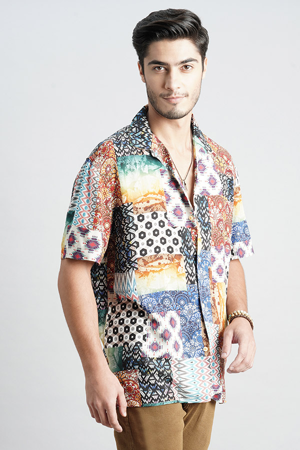 MULTI COLOR HALF SLEEVE PRINTED SHIRT (DECAPARIO H/SLV FIT)