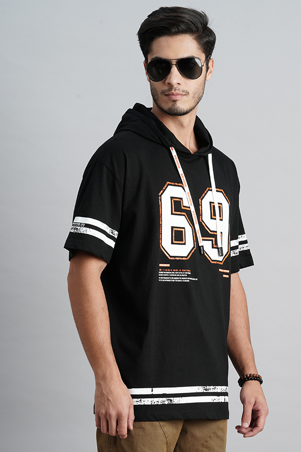 BLACK HALF SLEEVE OVERSIZED HOODIE TEE (OVERSIZED TEE H/SLV SLIM)